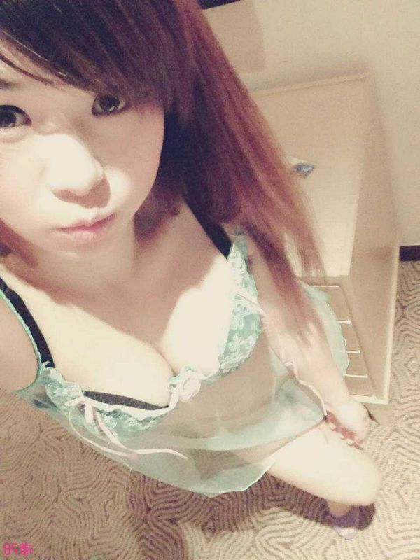 本土露面酒店妹妹愛吃棒棒~自拍