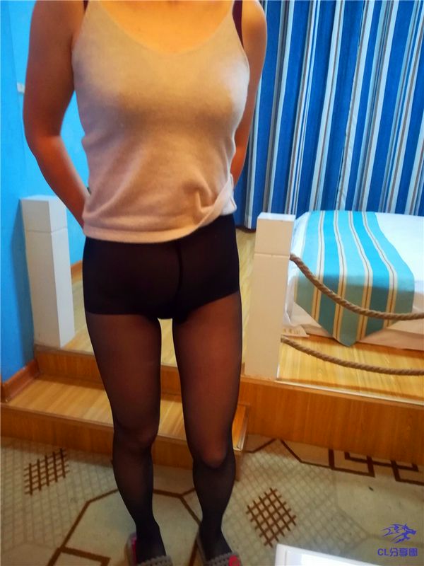 黑絲騷范女神二度來襲，需要你們赤裸豪邁的評價(jià)