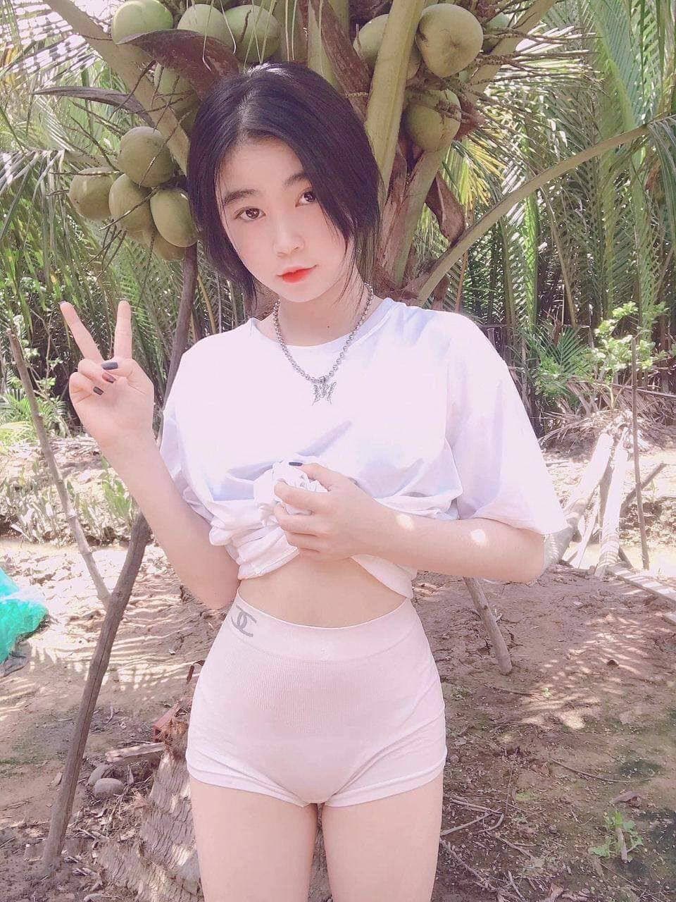 露臉美女4 7月24日更新