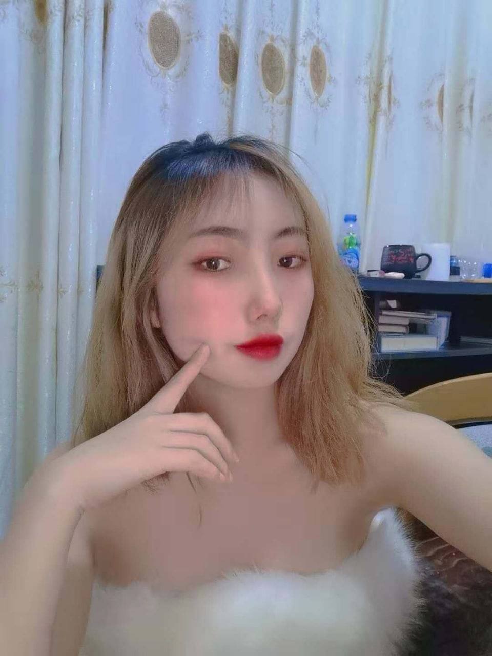 072901 露臉美女
