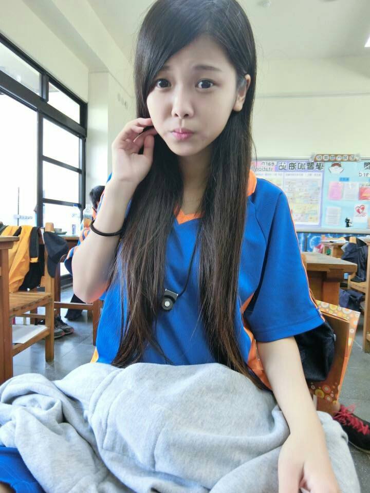 072902 露臉美女