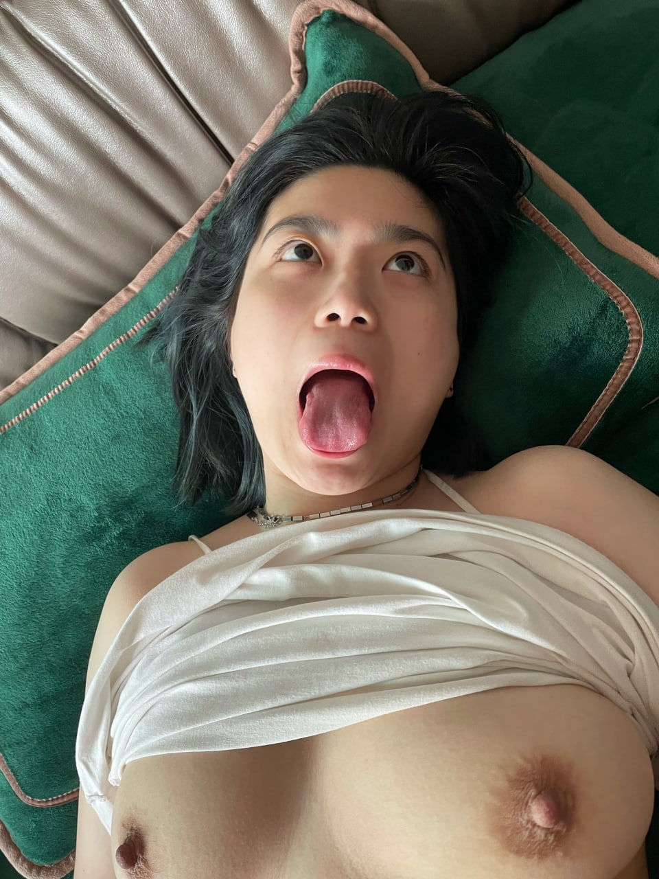 072902 露臉美女