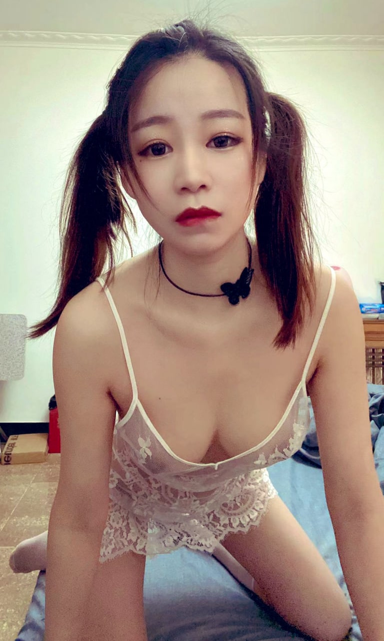 072902 露臉美女