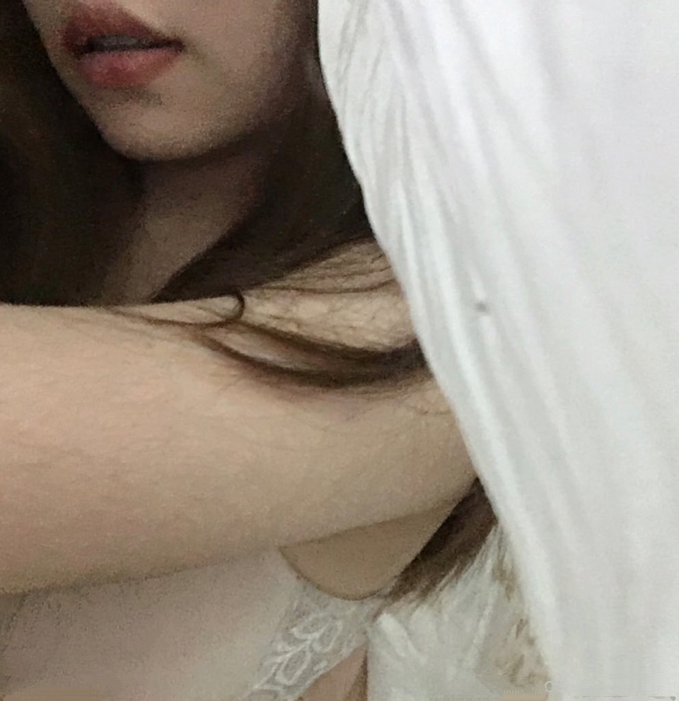 小麗整容了還挺好看這無處安放的大奶子上集