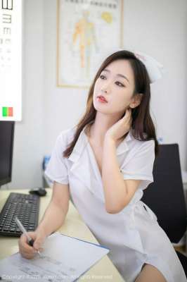 利用午休時間上短裙妹