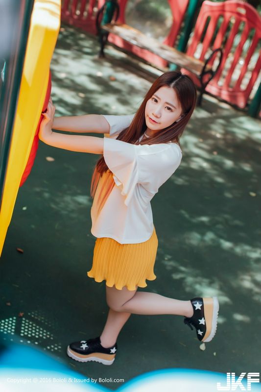 和同班女同學的第一次性愛0718yyy