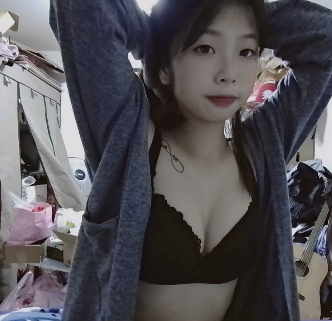 露臉美女