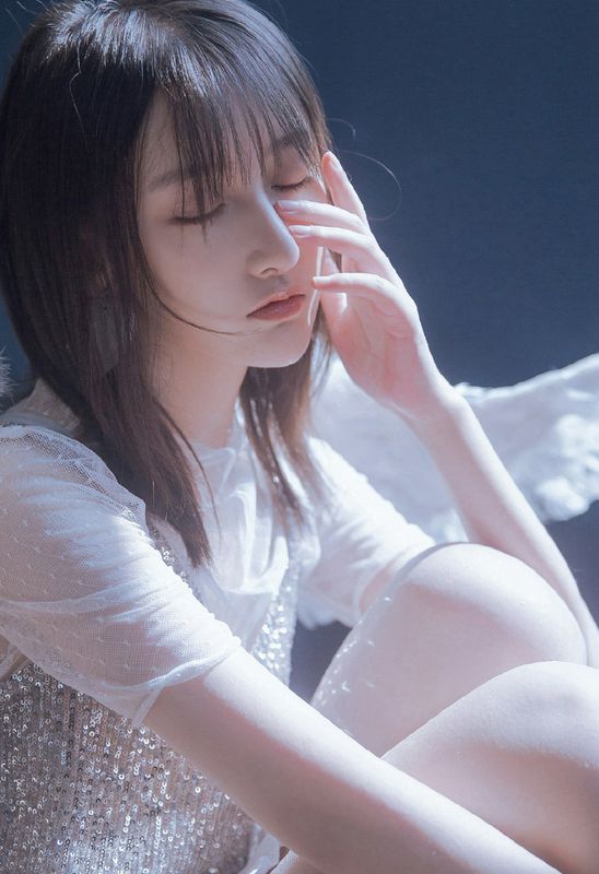 性感超短裙美女撩人寫真圖片