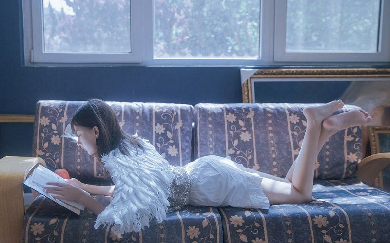 性感超短裙美女撩人寫真圖片