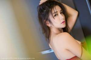 [近期更新]黑色絲襪女房東的激情