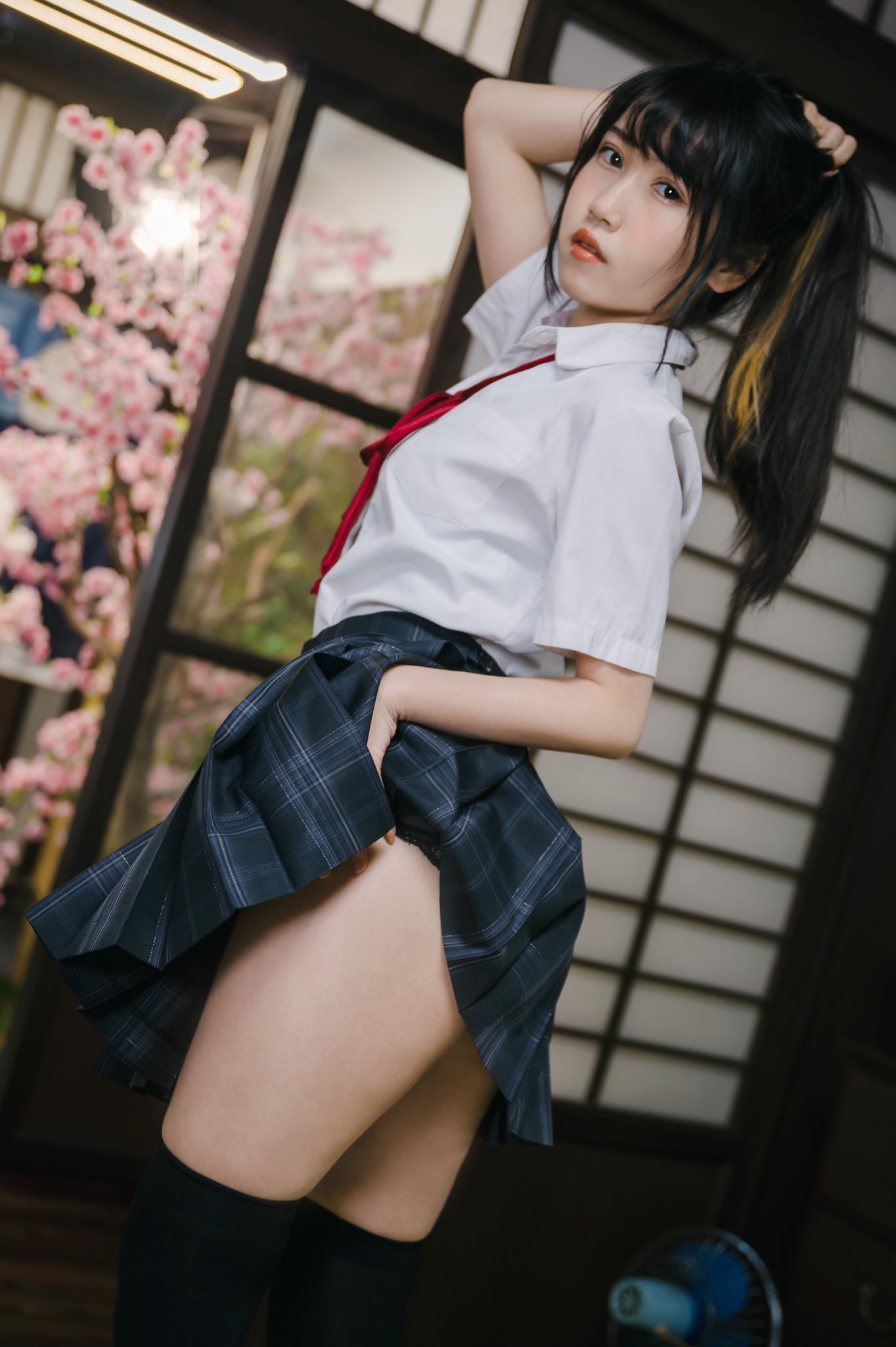 絲襪美腿繼續(xù)安排