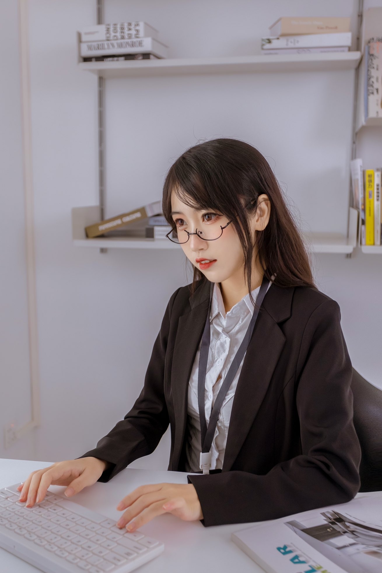 女仆來我家做飯了