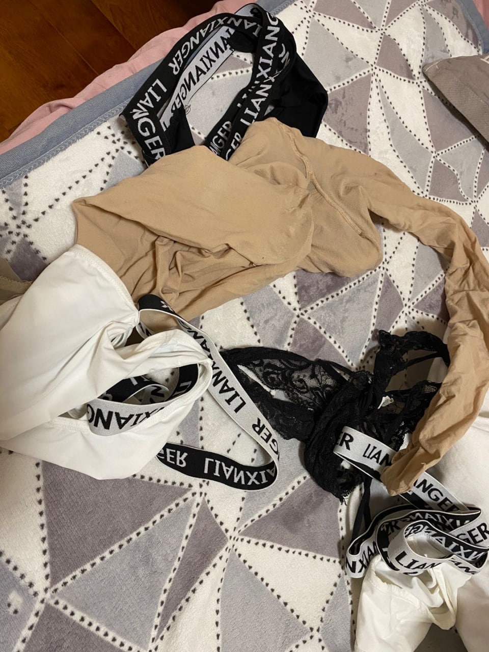 [少婦r人妻合集]來欣賞下大地出產的騷妻熟女