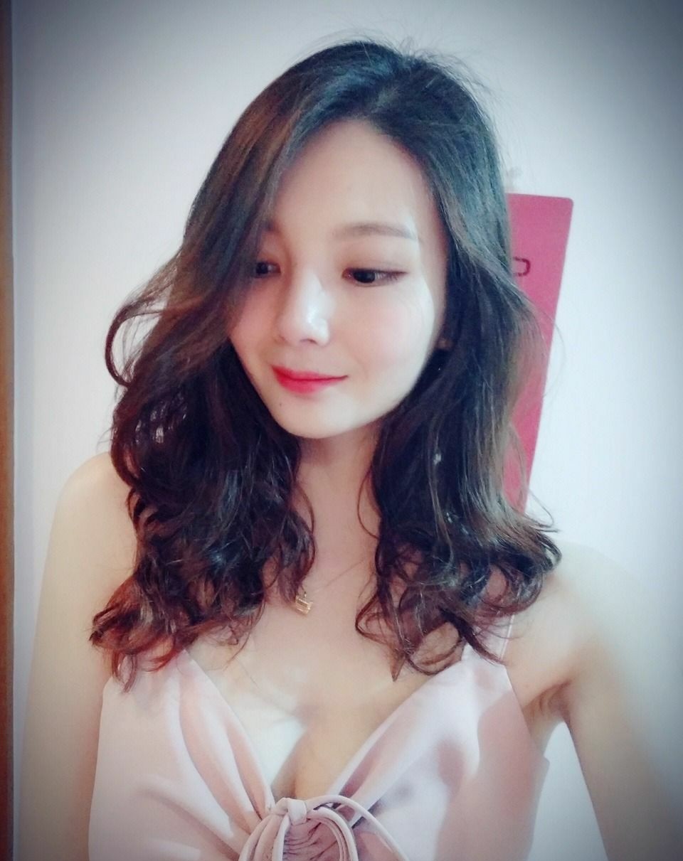 隔壁的騷婦總是對我搔首弄姿