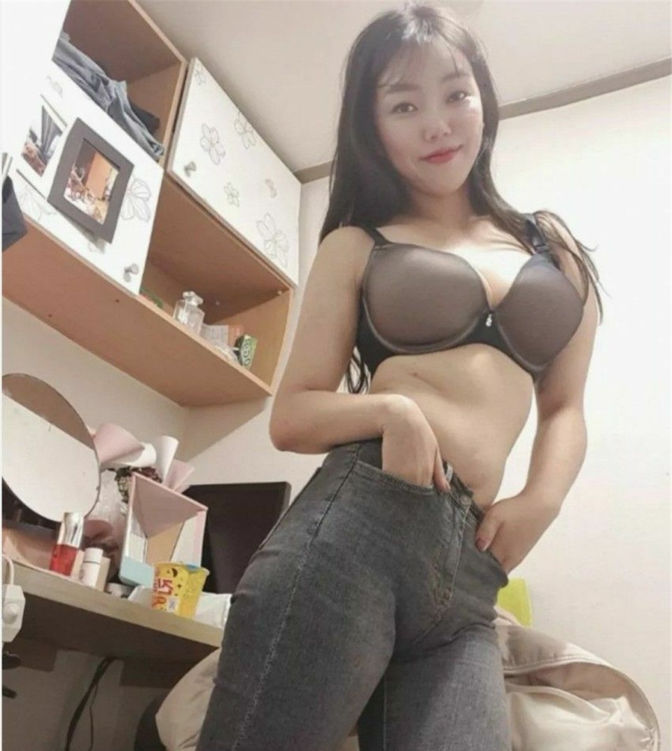 隔壁的騷婦總是對我搔首弄姿