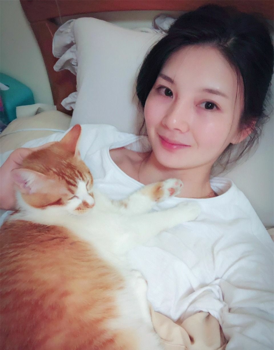 隔壁的騷婦總是對我搔首弄姿