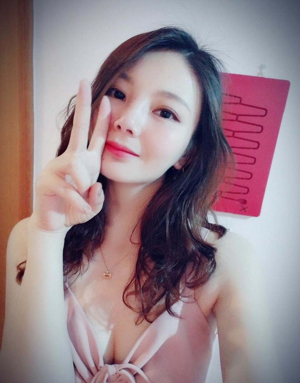 隔壁的騷婦總是對我搔首弄姿