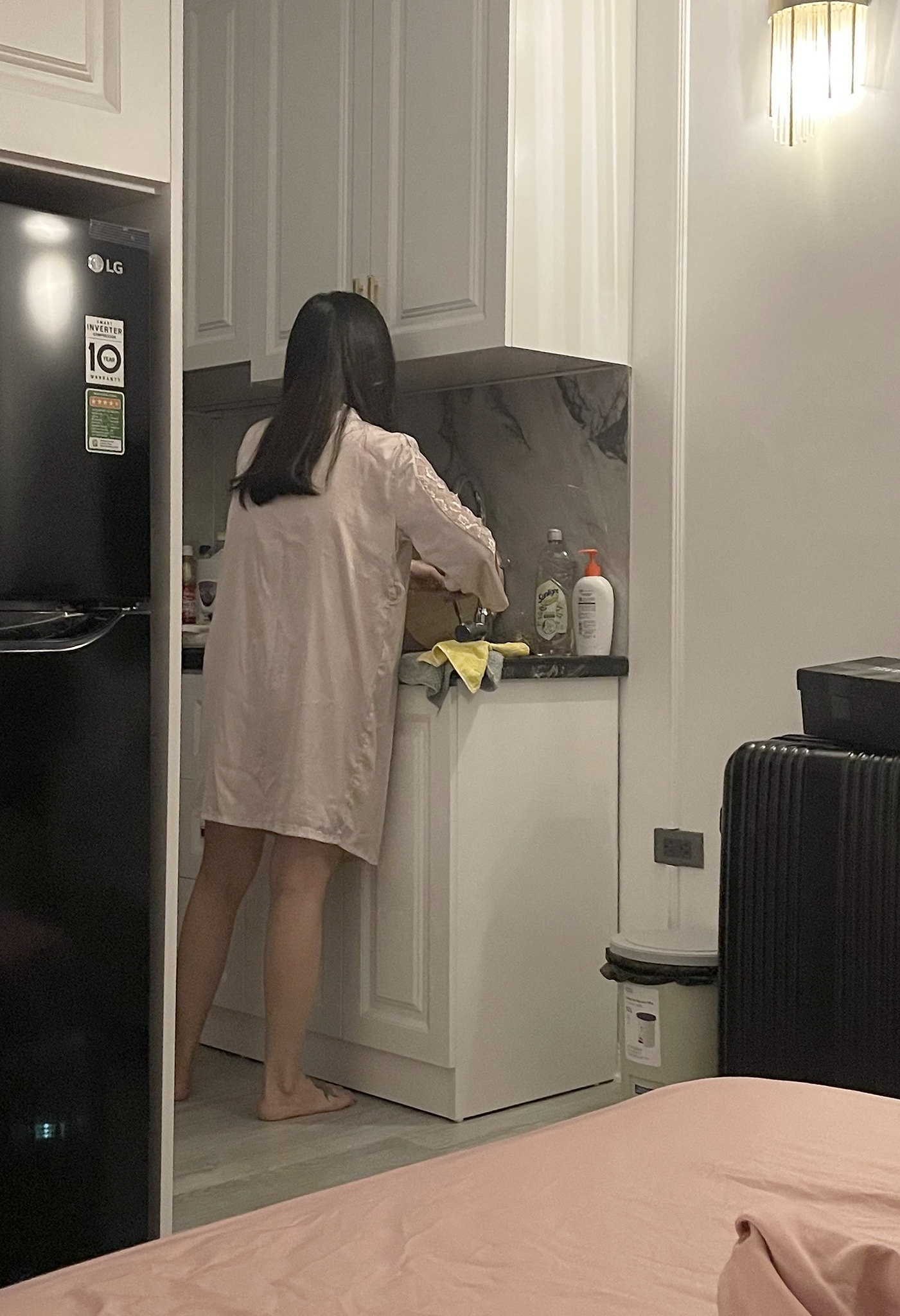 情人不吃窩邊草，干過騷逼都說好