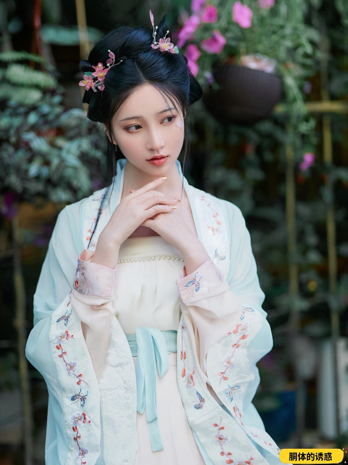 女菩薩年年