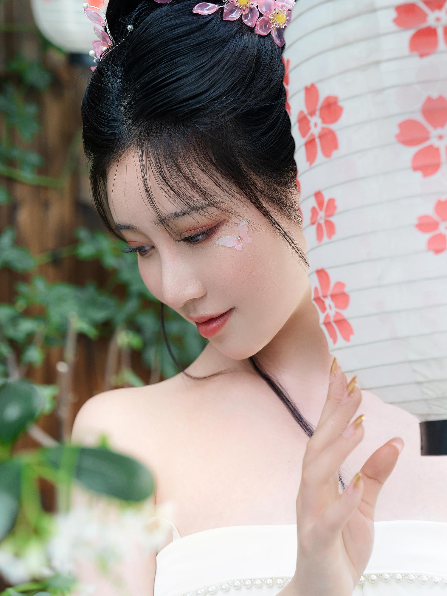 女菩薩年年