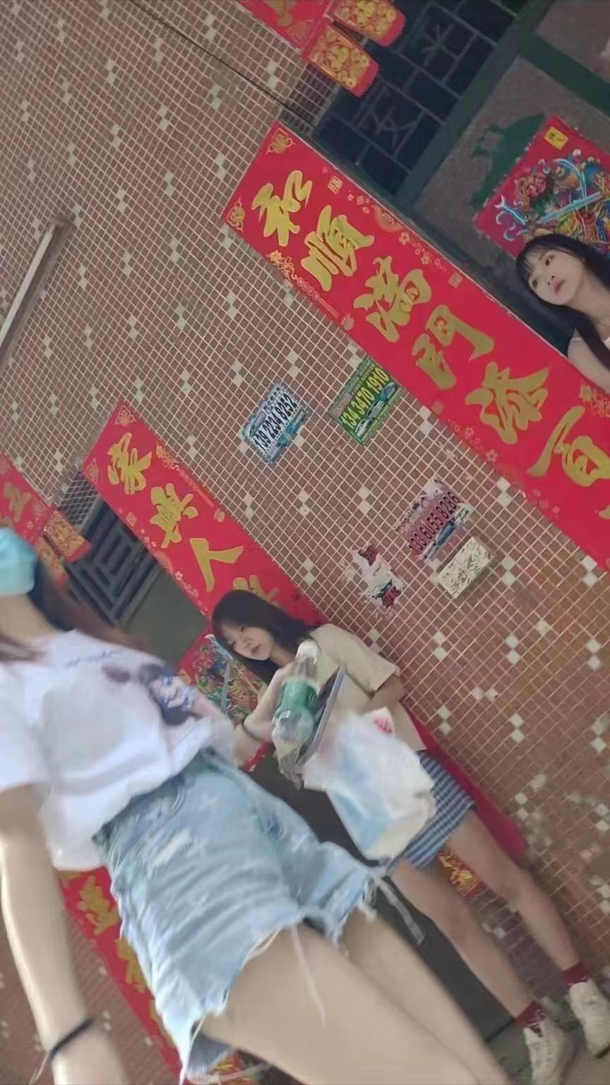 改革開放前沿陣地，龍崗馬竹路驚現好多嫩妹，這是要干嘛？
