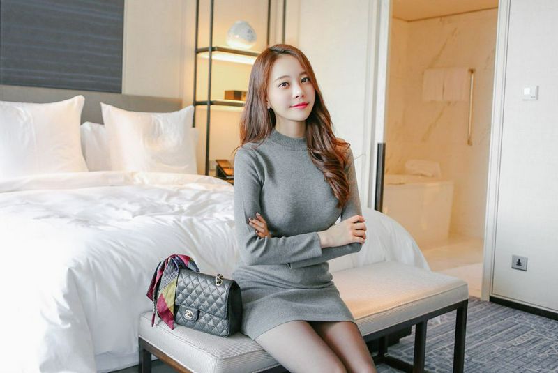 金敏英黑絲美腿美圖