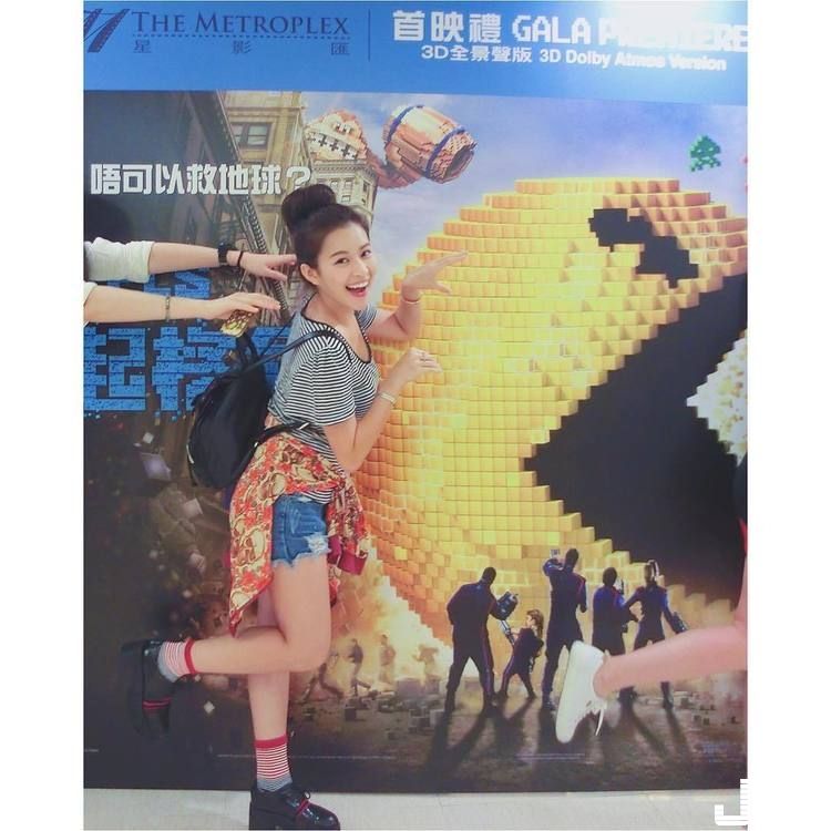 鄰家女孩的秘密.....解放后的身材很胸狠呀!