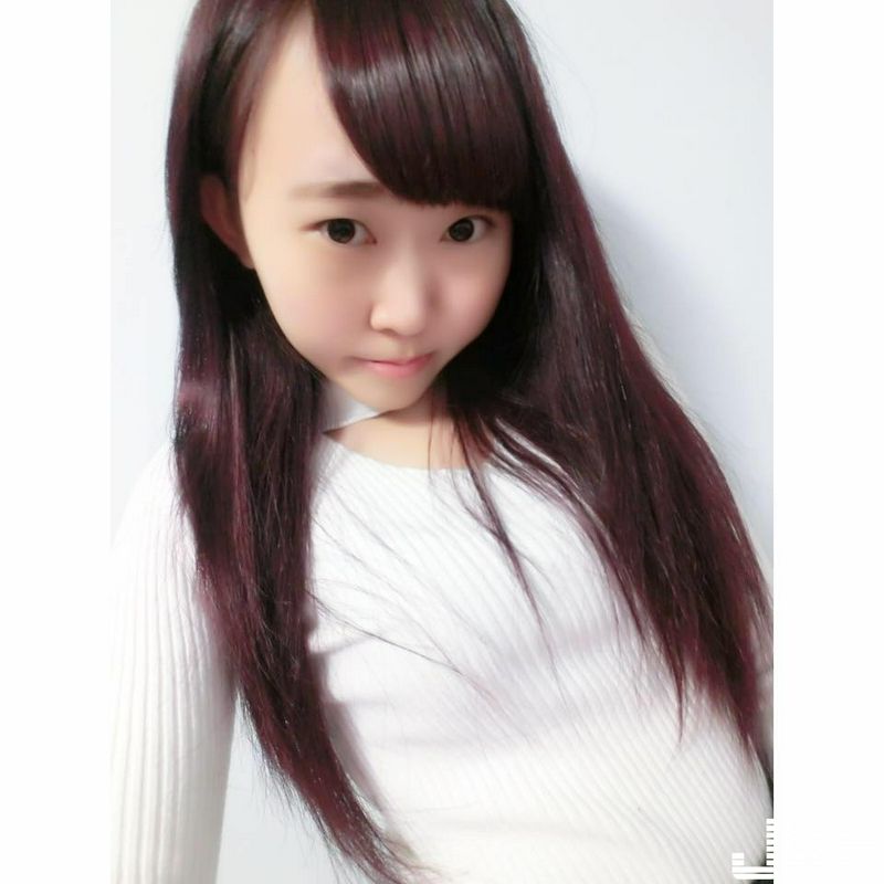 萌萌的小只馬正妹好想抱緊她