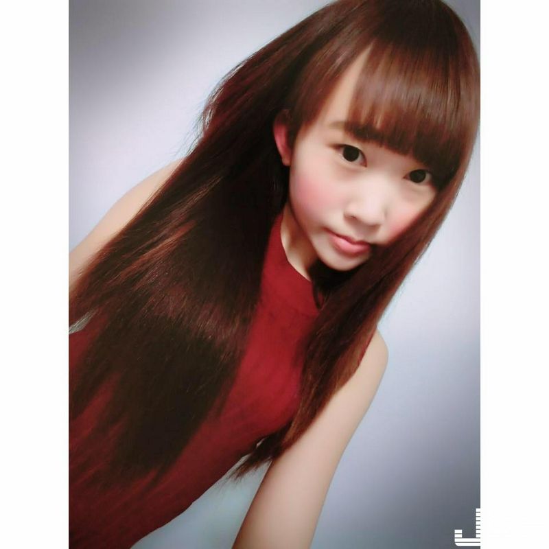 萌萌的小只馬正妹好想抱緊她