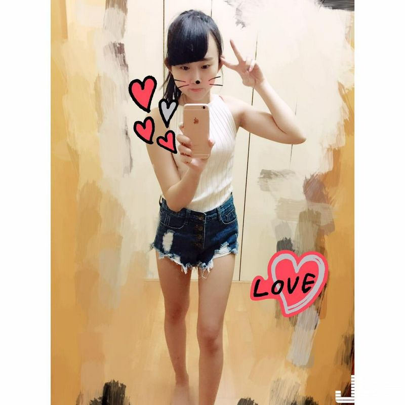 萌萌的小只馬正妹好想抱緊她