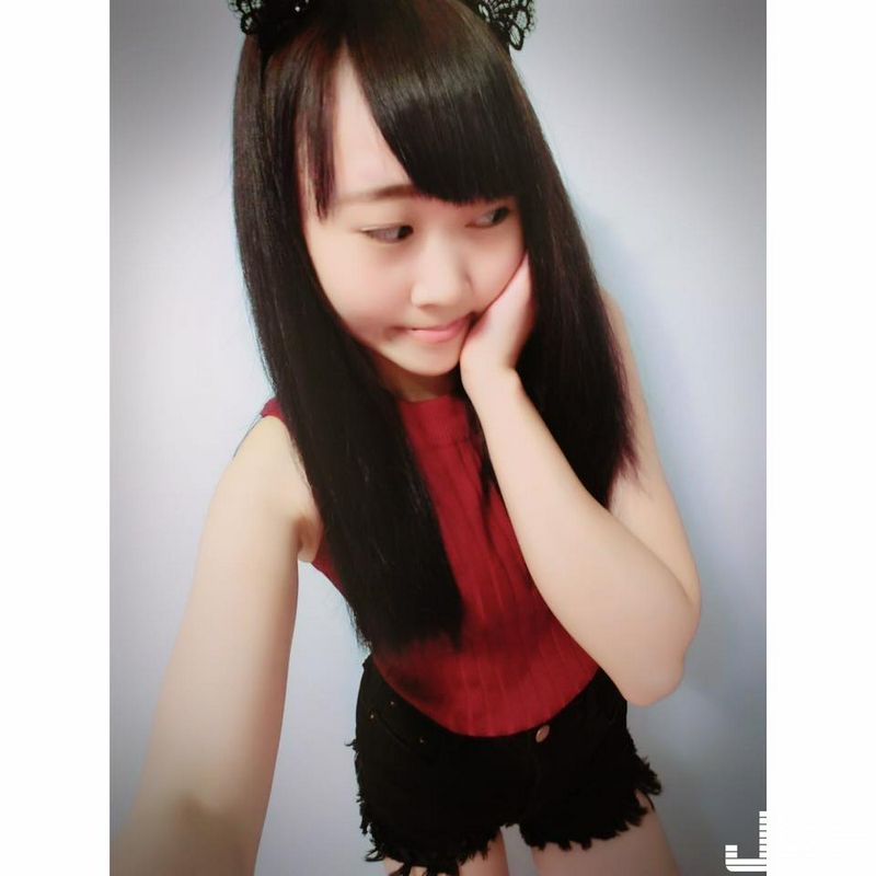 萌萌的小只馬正妹好想抱緊她