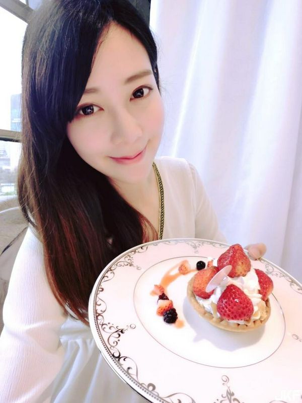 氣質破表甜美高挑正妹黃亞琳天堂鳥