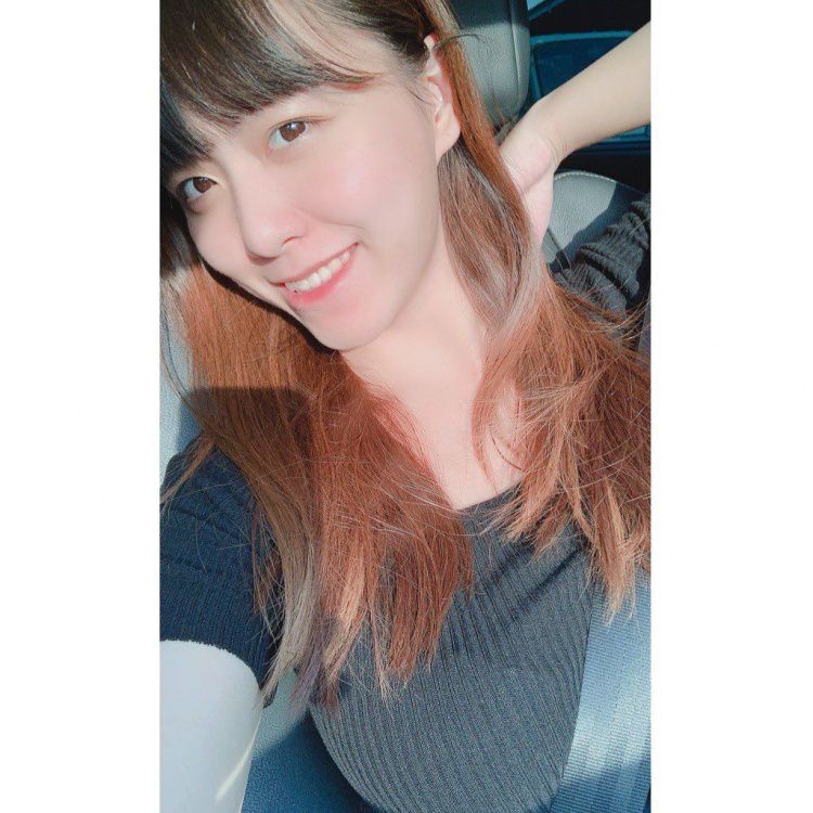 肉欲充滿！清純素人護理師大秀超巨雙球＋性感美臀太誘人：好想去看病_李佩瑾