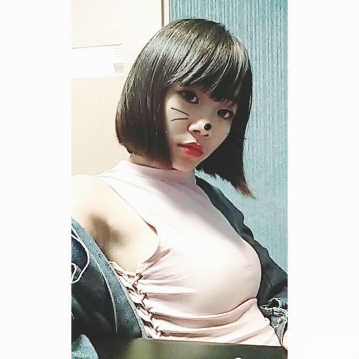 世新超有個性短發正妹林佳諭無辜萌眼