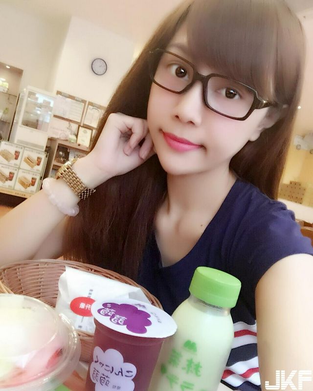 無雙樂團可愛女孩溫盈鈞!黑長直加上動人大眼!