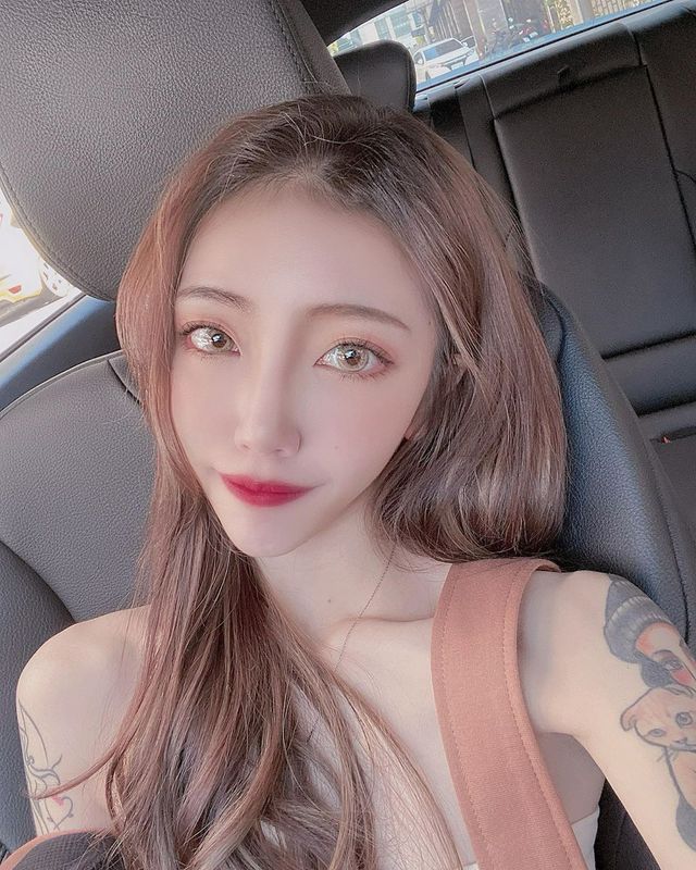 楊BB好身材藏不住....光想像就血脈噴張