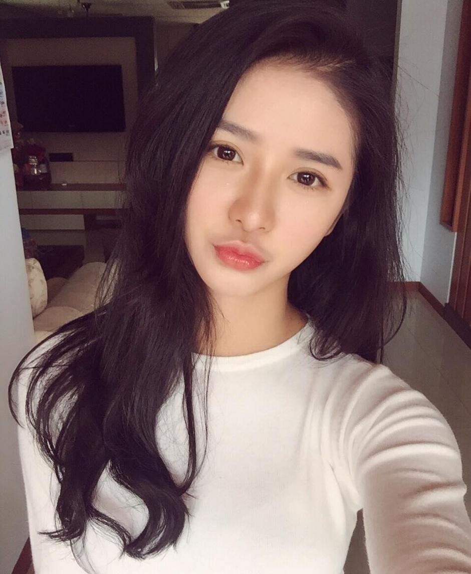 時尚女神蔡卓宜治愈系笑容甜美圖片