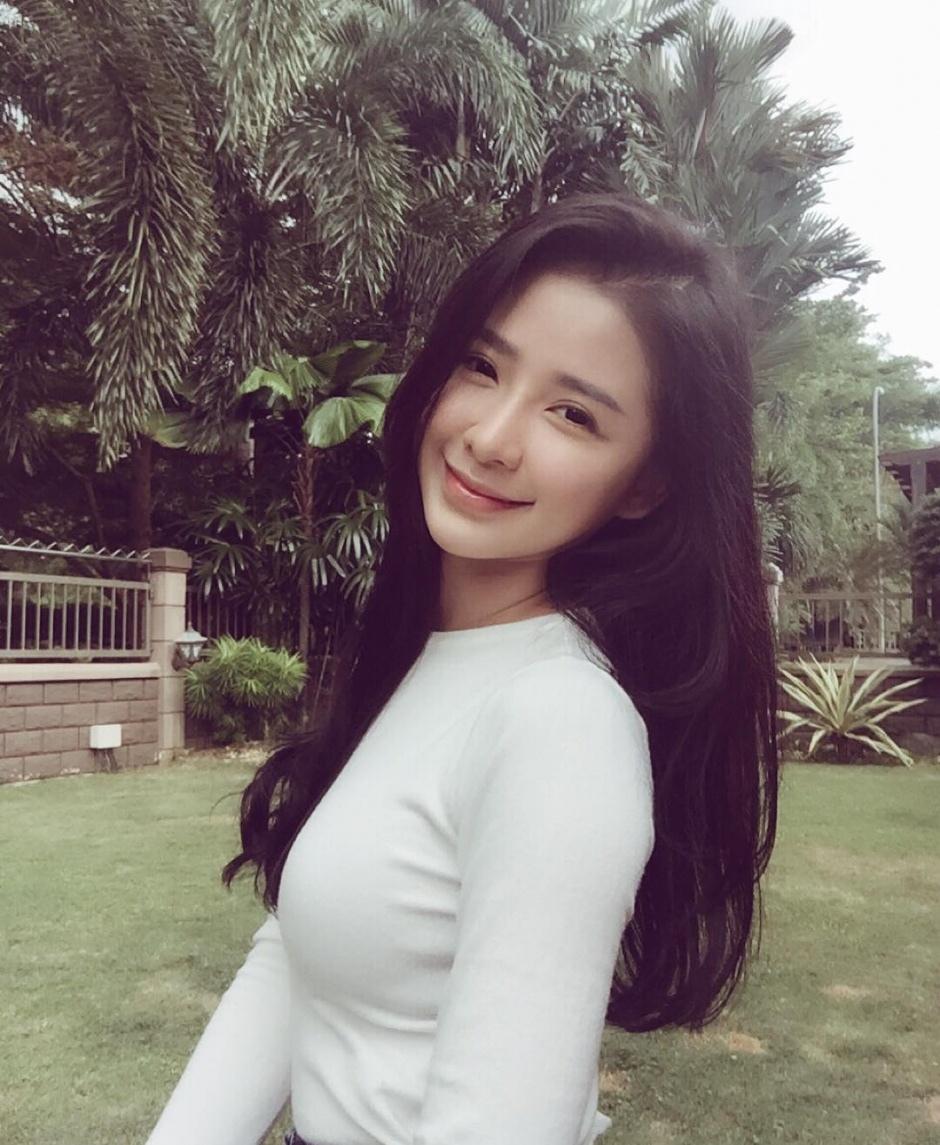 時尚女神蔡卓宜治愈系笑容甜美圖片