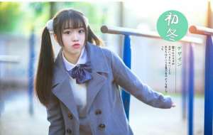 愛吃棒棒糖的校園蘿莉美女