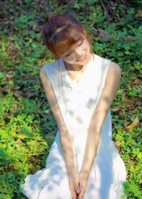 森系女神清晨綠野寫真私照