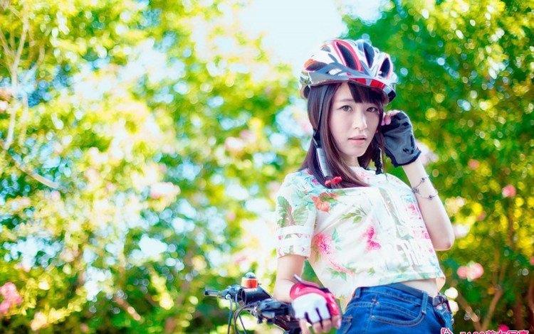 單車辣妹城城歡樂笑顏明媚動人寫真