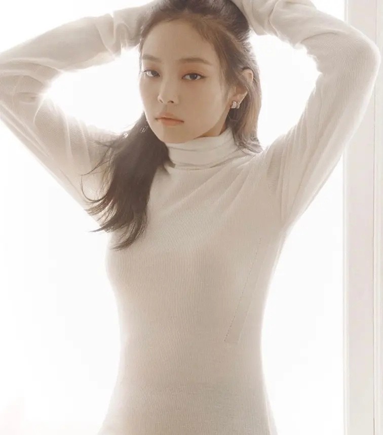 Jennie質(zhì)感雜志封面寫真圖片
