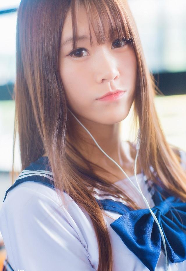 校服性感美女教室明艷動人