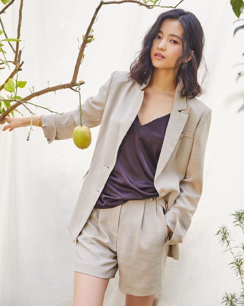 韓國女演員金泰梨西服套裝優雅知性職業范寫真