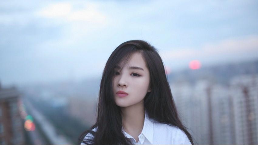 玉女王筱淇天臺魅力側顏閃亮寫真