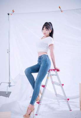 性感女星李恩惠玉腿蠻腰寫真