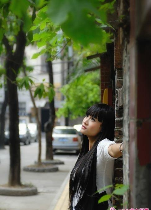 嶺南美女們盡展風(fēng)情圖片