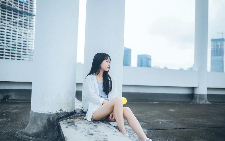 清純校花樓頂寫真