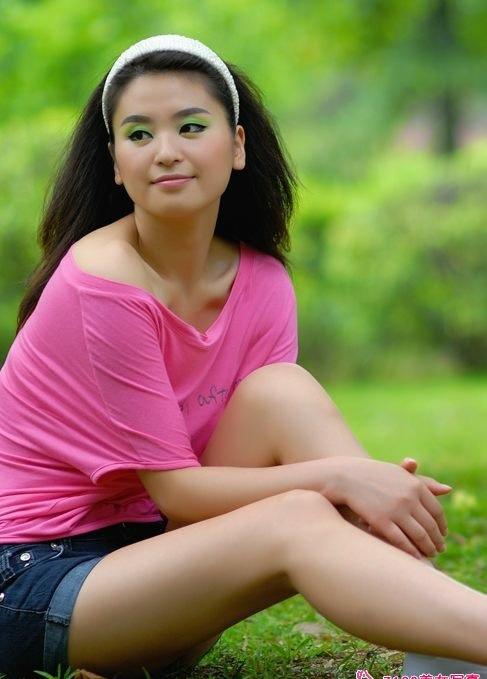 嶺南美女們盡展風(fēng)情圖片