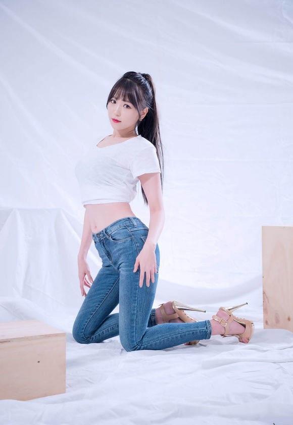 性感女星李恩惠玉腿蠻腰寫真